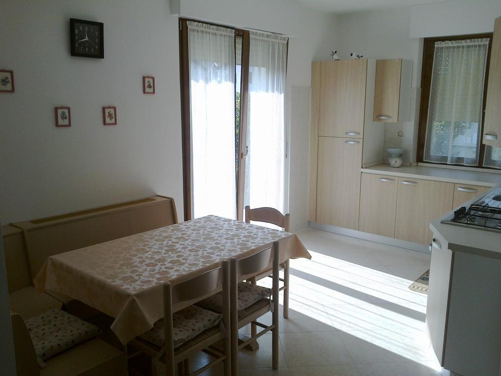 Apartamento Casa Ferrari Monica Calceranica al Lago Habitación foto